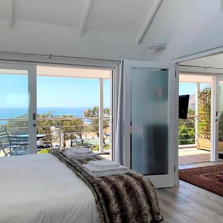 Bright Camps Bay Loft With Stunning Views And Shared Pool Appartement Kaapstad Buitenkant foto